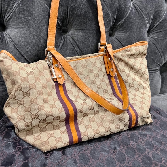 Gucci Purse - Picture 2 of 3